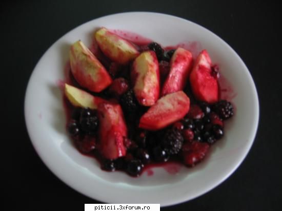 desert: mere cu fructe de padure - ioana - Bucătărie romanească si internaţională!